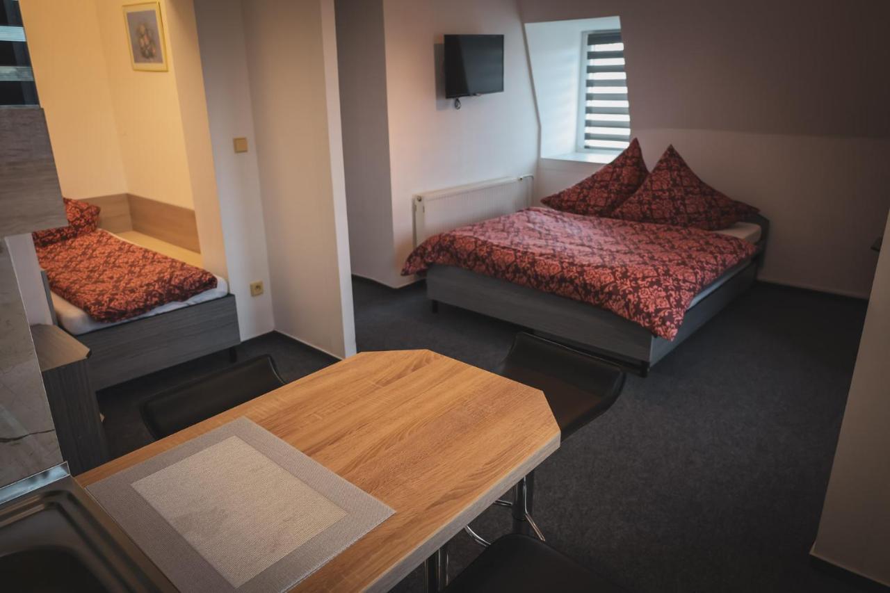 Hotel Apartment Faraon Rumburk Bagian luar foto