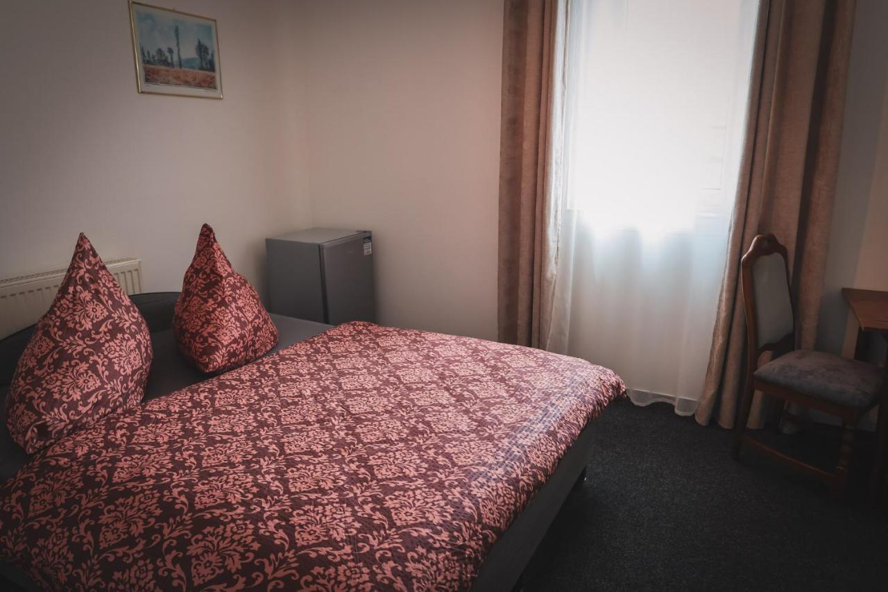 Hotel Apartment Faraon Rumburk Bagian luar foto