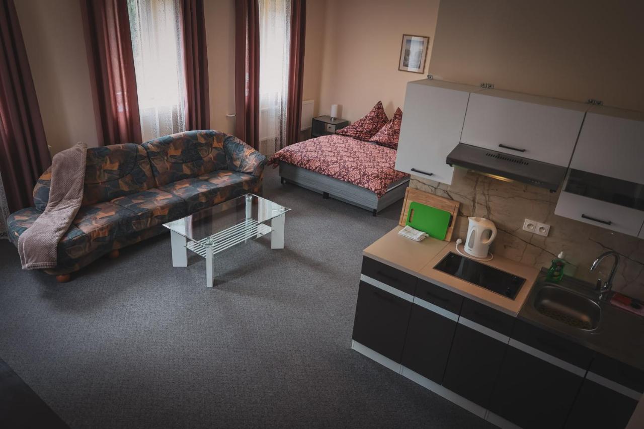 Hotel Apartment Faraon Rumburk Bagian luar foto