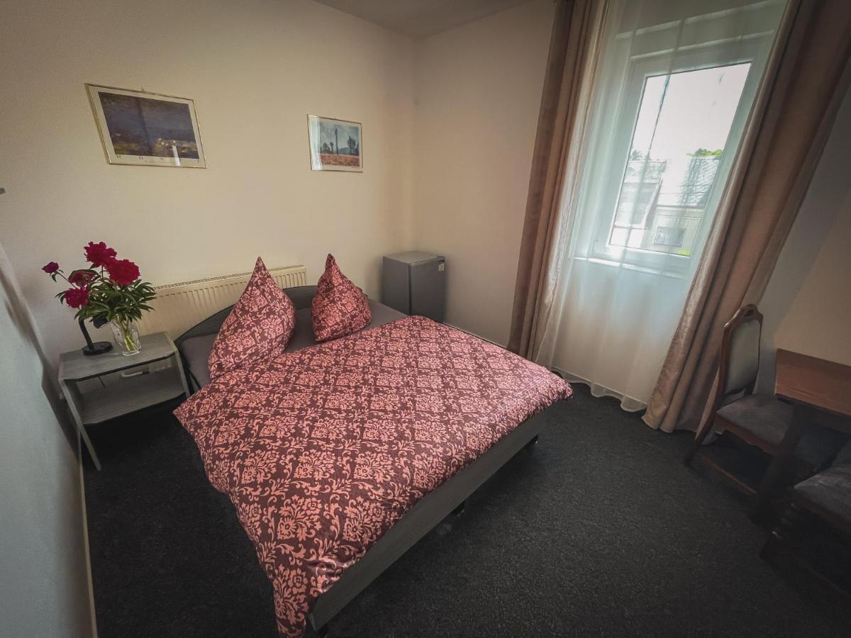 Hotel Apartment Faraon Rumburk Bagian luar foto