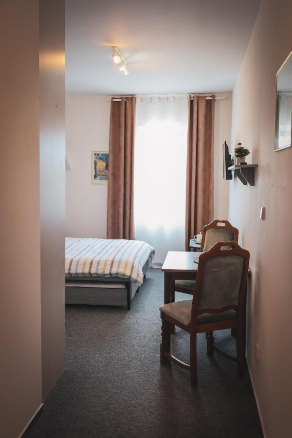 Hotel Apartment Faraon Rumburk Bagian luar foto