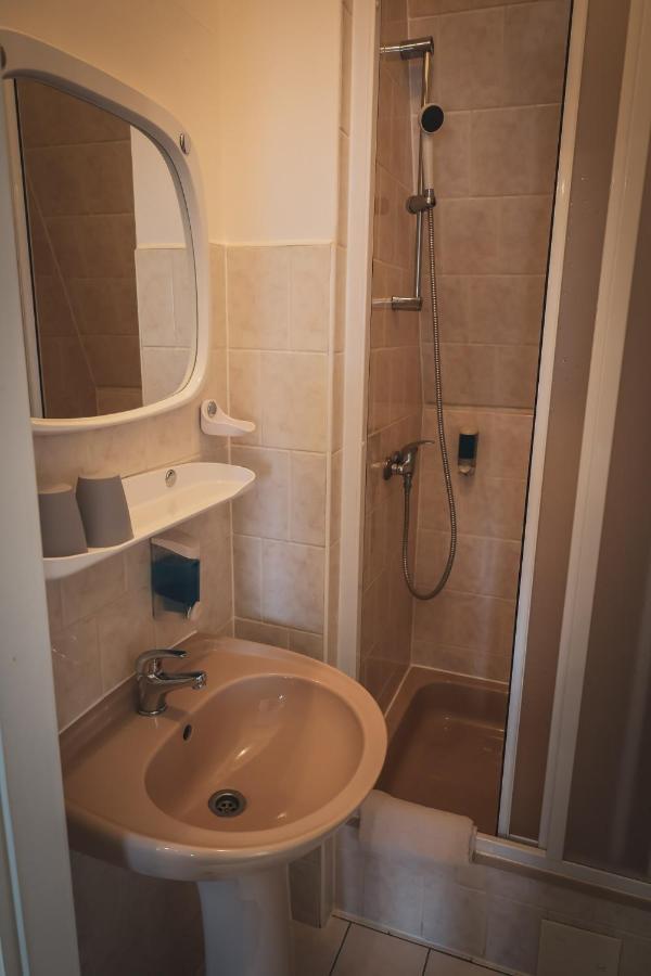 Hotel Apartment Faraon Rumburk Bagian luar foto