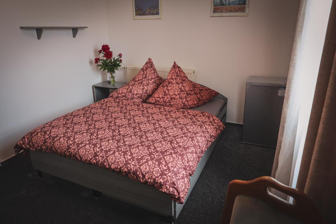 Hotel Apartment Faraon Rumburk Bagian luar foto