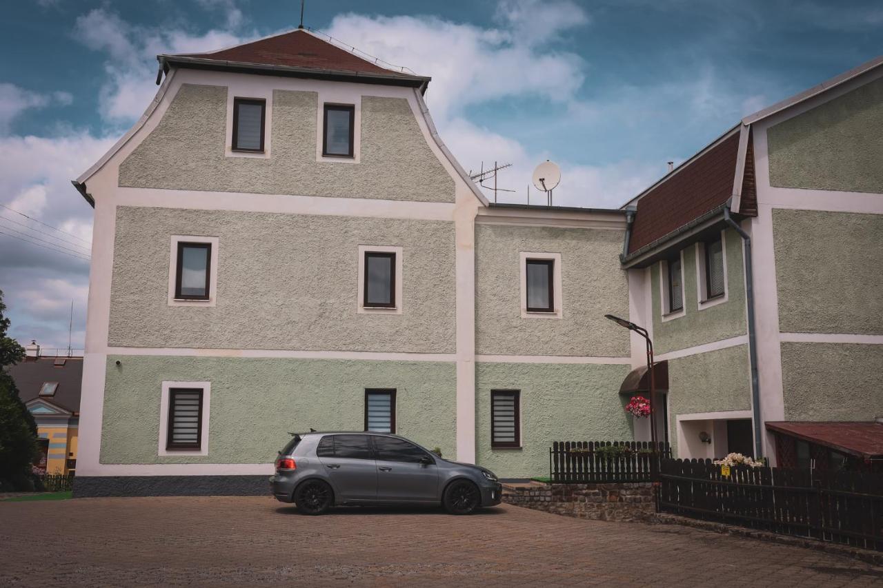 Hotel Apartment Faraon Rumburk Bagian luar foto