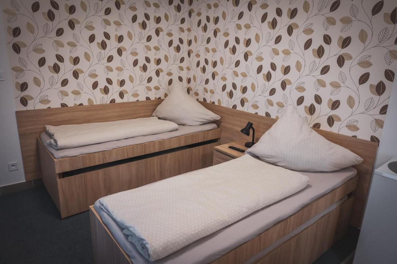 Hotel Apartment Faraon Rumburk Bagian luar foto