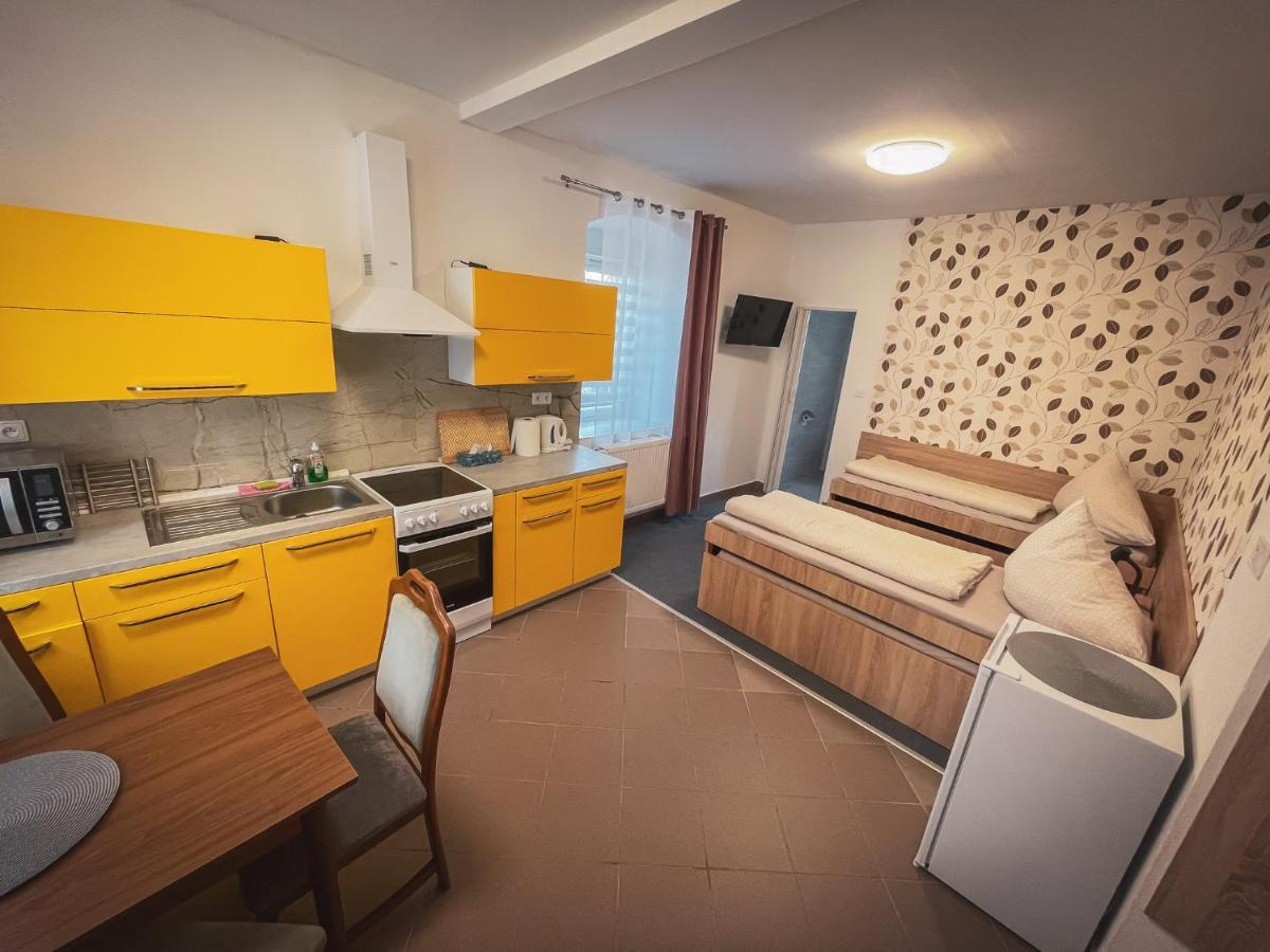 Hotel Apartment Faraon Rumburk Bagian luar foto