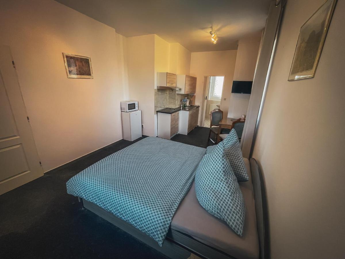 Hotel Apartment Faraon Rumburk Bagian luar foto